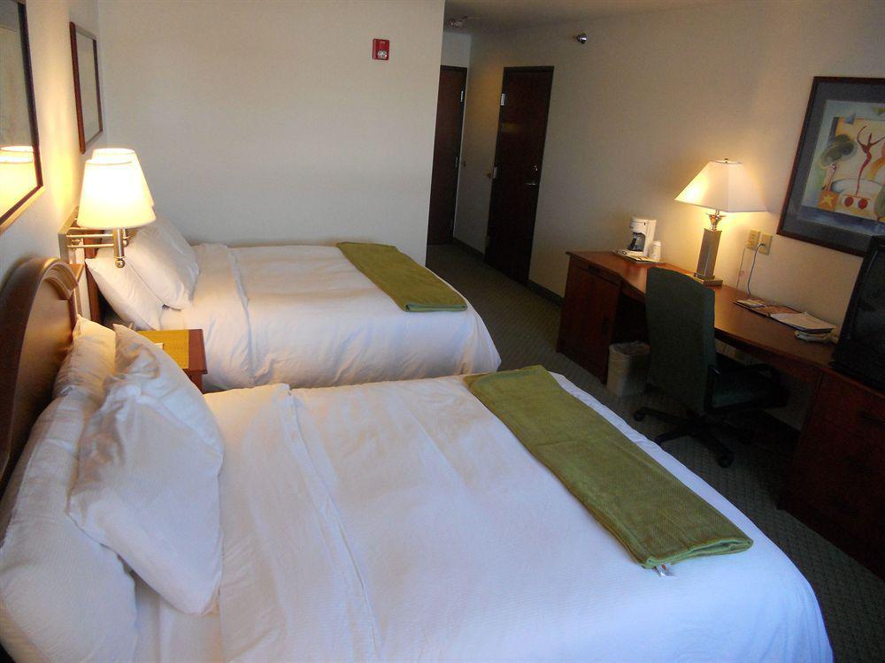 Becker Crossings By Grandstay Inn & Suites מראה חיצוני תמונה