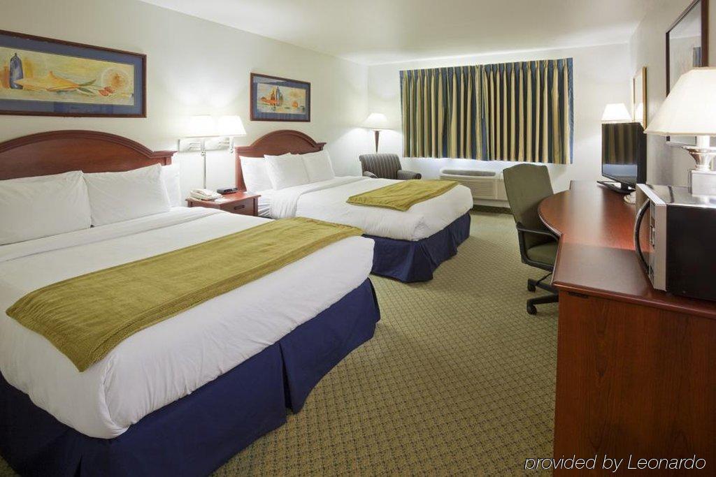 Becker Crossings By Grandstay Inn & Suites מראה חיצוני תמונה