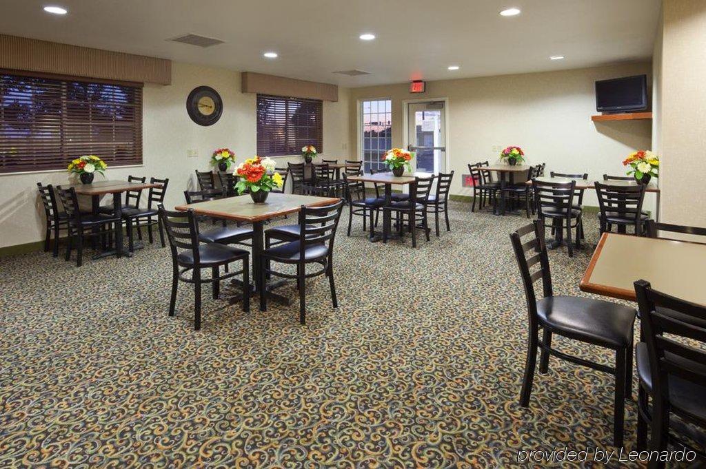Becker Crossings By Grandstay Inn & Suites מראה חיצוני תמונה