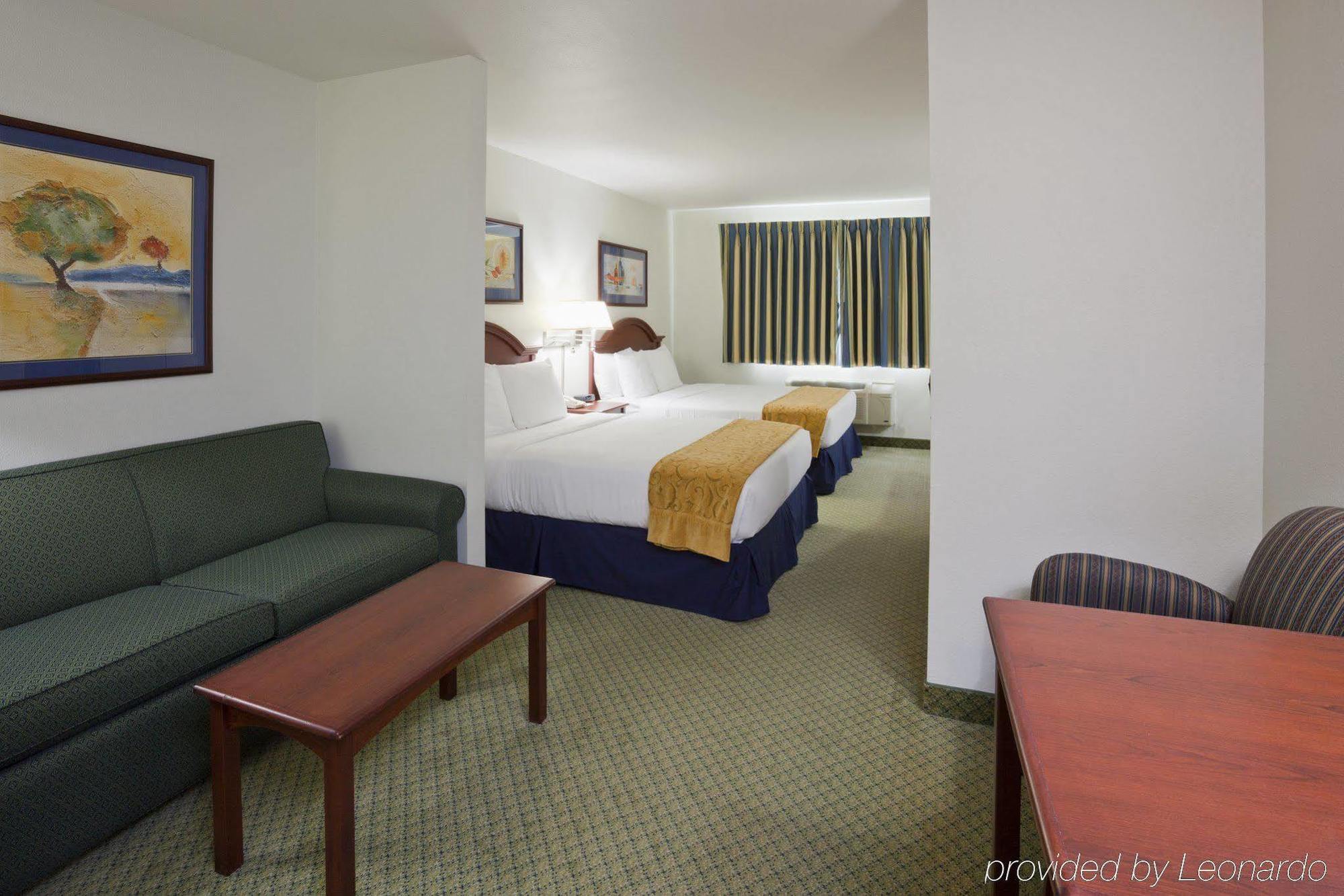 Becker Crossings By Grandstay Inn & Suites מראה חיצוני תמונה